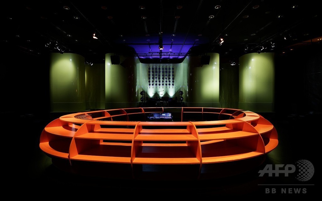 「ミュウミュウ」南青山店オープン、ショー＆パーティーを開催