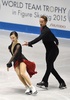 世界フィギュアスケート国別対抗戦2015、アイスダンス・ショートダンス。演技に臨むマディソン・チョーク/エヴァン・ベイツ組（2015年4月16日撮影）。(c)AFP/Toru YAMANAKA
