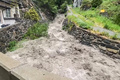 濁流が押し寄せたスイス・ツェルマットのフィスプ川。AFP撮影の動画より（2024年6月21日撮影）。(c)Idhir BAHA / AFP