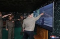戦術弾道ミサイルの発射実験を視察する北朝鮮の金正恩（キム・ジョンウン）朝鮮労働党総書記。朝鮮中央通信（KCNA）公開（2024年9月18日撮影、19日公開）。(c)AFP PHOTO/KCNA VIA KNS