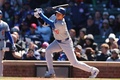 24MLB、シカゴ・カブス対ロサンゼルス・ドジャース。1回に二塁打を放つロサンゼルス・ドジャースの大谷翔平（2024年4月5日撮影）。(c)Michael Reaves/Getty Images/AFP