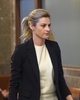 米テネシー州ナッシュビルの裁判所で法廷へ向かうスポーツキャスターのエリン・アンドリュースさん（2016年2月29日撮影）。(c)AFP/Getty Images/Erika Goldring