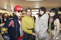 東京・青山にオープンしたマーク ジェイコブス（MARC JACOBS）旗艦店「MARC JACOBS AOYAMA」オープニングレセプションに出席した（左から）アーティスト、デザイナーのVERBAL、デザイナーのYOON、モデルのマリエ（Marie）、秋元梢（Kozue Akimoto、2010年12月2日撮影）。(c)MARC JACOBS