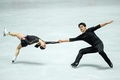 24-25フィギュアスケートグランプリ（GP）シリーズ第4戦、NHK杯、ペア・ショートプログラム（SP）。演技に臨む三浦璃来/木原龍一組（2024年11月8日撮影）。(c)Yuichi YAMAZAKI / AFP