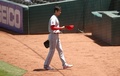 20MLB、オークランド・アスレチックス対ロサンゼルス・エンゼルス。降板となり、ダッグアウトに向かうロサンゼルス・エンゼルスの大谷翔平（2020年7月26日撮影）。(c)Ezra Shaw/Getty Images/AFP