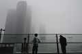 スモッグに覆われた中国・北京（2021年11月5日撮影）。(c)JADE GAO / AFP