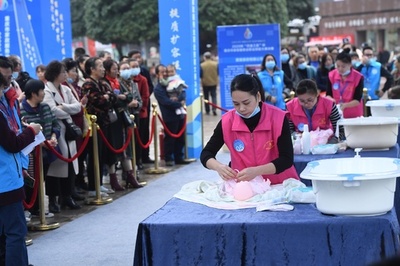 中国で「高学歴家事手伝い」の女性が急増？ 「隠れ家庭教師」か、真偽不明