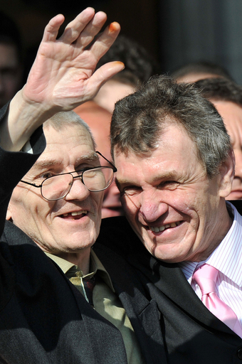 冤罪で27年服役の男性、釈放される DNA鑑定で有罪取り消し