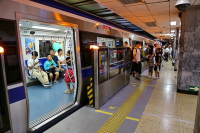QRコードで「スキャン」＆ゴー　北京地下鉄