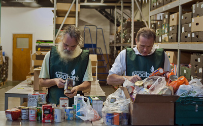 英赤十字、全国で困窮世帯向け食糧支援へ 戦後初