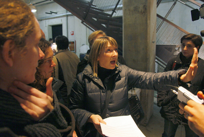 「女性器カレンダー」は侮辱か芸術か、イタリア