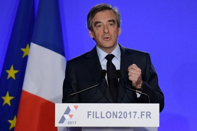 フィヨン元仏首相、不正給与疑惑で訴追へ 大統領選からは撤退せず
