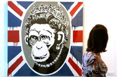 謎のアーティスト「バンクシー」、通行人が制作中の姿を撮影か