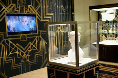 ティファニー本店、『華麗なるギャツビー』を記念したディスプレイに