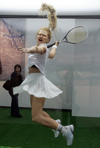 第2回モスクワ現代アート展 様々な作品が展示される - ロシア