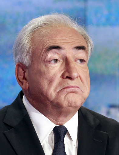 ストロスカーン氏、女性従業員との「道徳的な不手際」を後悔 仏テレビ