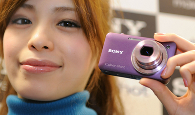 フルハイビジョン動画や3D静止画も撮影できる、新サイバーショット発売