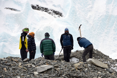 エベレスト登山、熟練ガイドの不足が大打撃に【再掲】