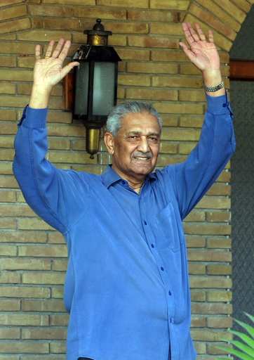 「核開発の父」カーン博士、軟禁を解除される パキスタン