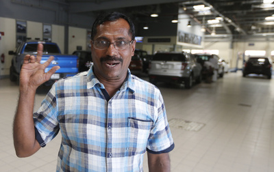 飛行機事故生き延び1億円当せん、インド人男性の波瀾万丈の1週間