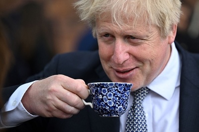 ジョンソン元英首相、議員辞職 下院調査に抗議