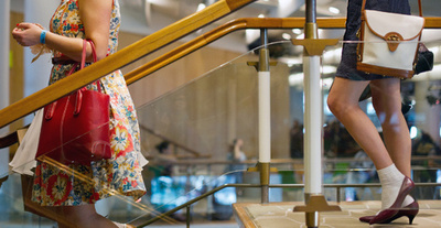 「スカート内盗撮は犯罪」 英政府、新法案への支持を表明