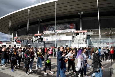 重要な一戦前にスタッド・ド・フランスのピッチ損傷、BTSのコンサートで