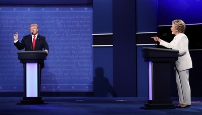 トランプ氏、選挙結果受け入れ明言を拒否 最後の討論会
