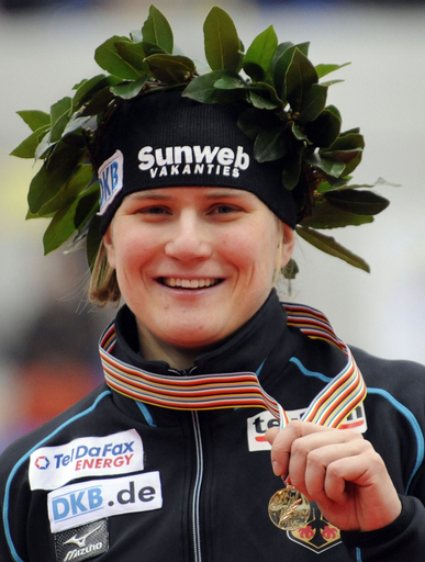 ジェニー・ウォルフ 女子500メートルで優勝