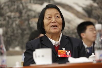 第１回全人代から代表を務めた申紀蘭さんが死去 「生きた化石」が遺したメッセージは