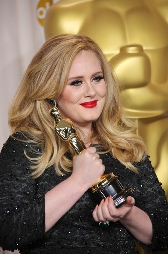 人気歌手アデルが自問、「もし私が痩せていたら？」