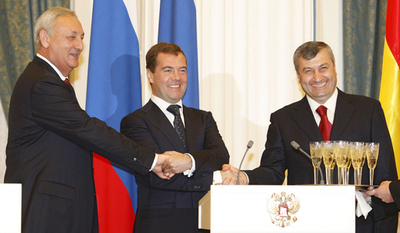 ロシア、南オセチア・アブハジアと友好協力条約