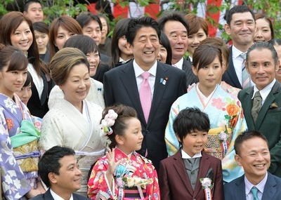 都内で安倍首相主催の「桜を見る会」