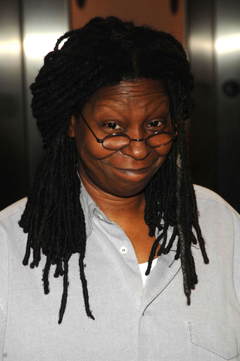 ウーピー・ゴールドバーグ、映画「カラーパープル」の上映会に特別ゲストとして参加 - 米国