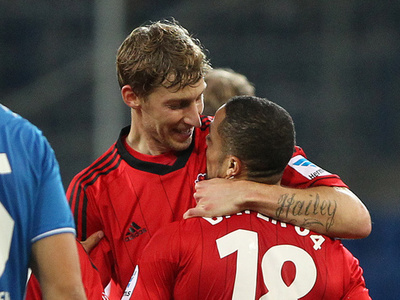 レバークーゼン、ネットすり抜ける疑惑のゴールで勝利