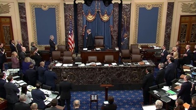 トランプ氏にはほぼ絶対的権力あり 弁護側主張で議論白熱 弾劾裁判