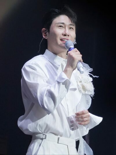 歌手ヨンタク、デビュー20周年でファンクラブが約3400万ウォンを寄付