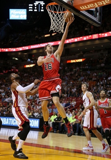 ブルズが19点差を逆転！ヒート下し連敗止める