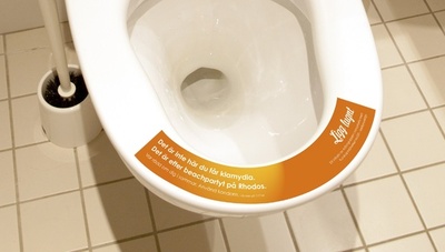 便座のメッセージで性病啓発、スウェーデン空港で大胆な取り組み