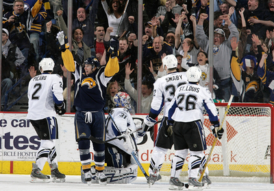 セイバーズ ライトニングを降し3連勝