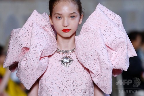 Giambattista Valli - ジャンバティスタヴァリ コントラスト ふわふわ