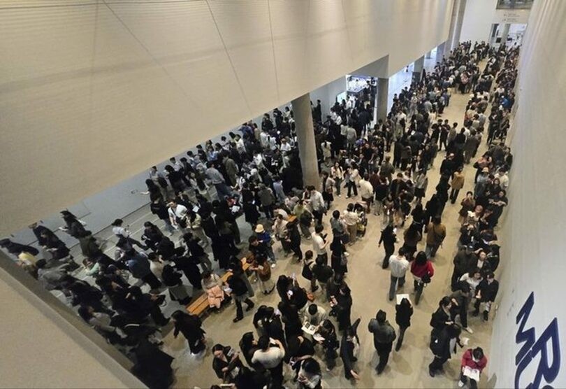 国立現代美術館ソウル館で開催された「ロン・ミュエク」展＝国立現代美術館提供(c)NEWSIS