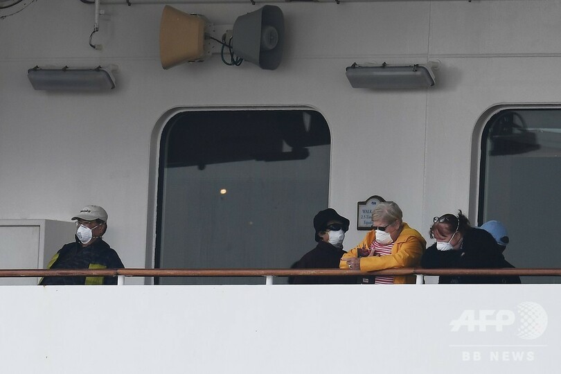 クルーズ船のバレンタインデー、感染した妻だけ下船した新婚夫婦も 横浜