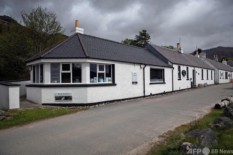 観光客向けか地域の中心か…英国最果てのパブ売却騒動