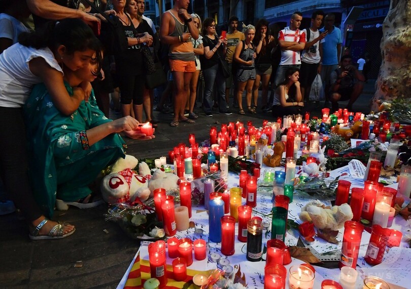 旅行先で引き裂かれた家族 バルセロナ車突入の悲劇