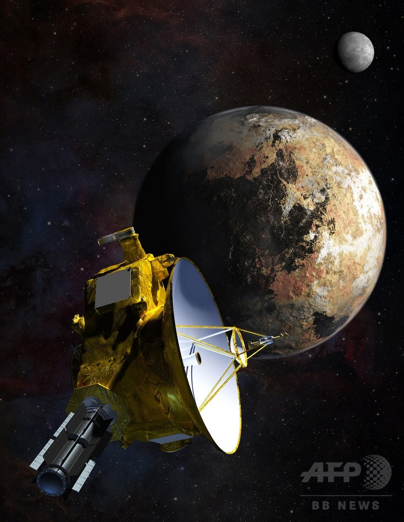 冥王星に不思議な斑点、探査機「ニュー・ホライズンズ」が撮影