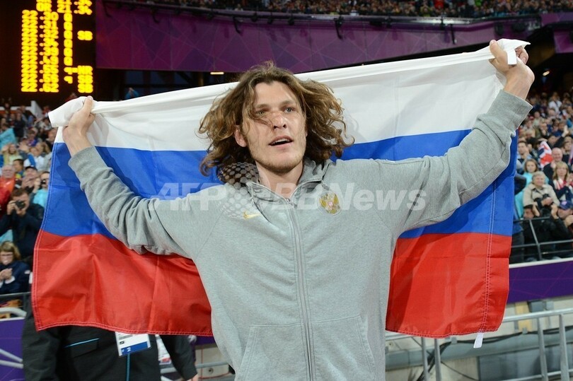 ウホフが男子走り高跳びで金メダルを獲得