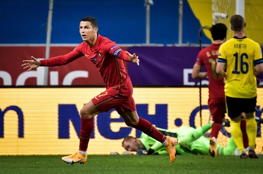 年末のプロモーション大特価 ロナウド Cr7 ポルトガル代表154試合出場記念スパイク スーパーフライ シューズ Sylviamaier Com 年末のプロモーション大特価 ロナウド Cr7 ポルトガル代表154試合出場記念スパイク スーパーフライ シューズ Sylviamaier Com