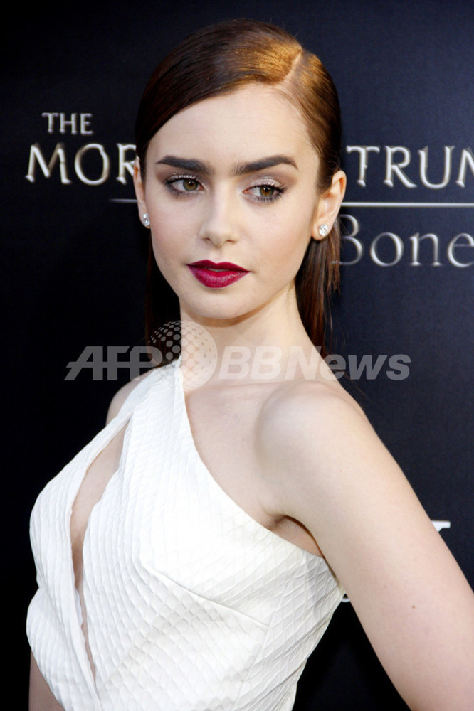リリー・コリンズ、「ランコム」のキャンペーンモデルに抜擢 写真1枚 国際ニュース：AFPBB News