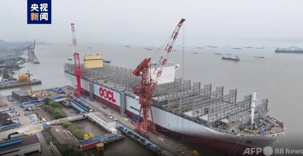 世界最大の超大型コンテナ船が中国江蘇省で進水 写真1枚 国際ニュース